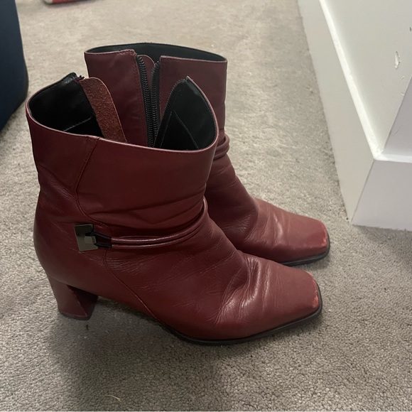 Maroon Purple Red Brown Burgundy Magenta Scarlet Leather 3 inch Heels Boots - Picture 2 of 6